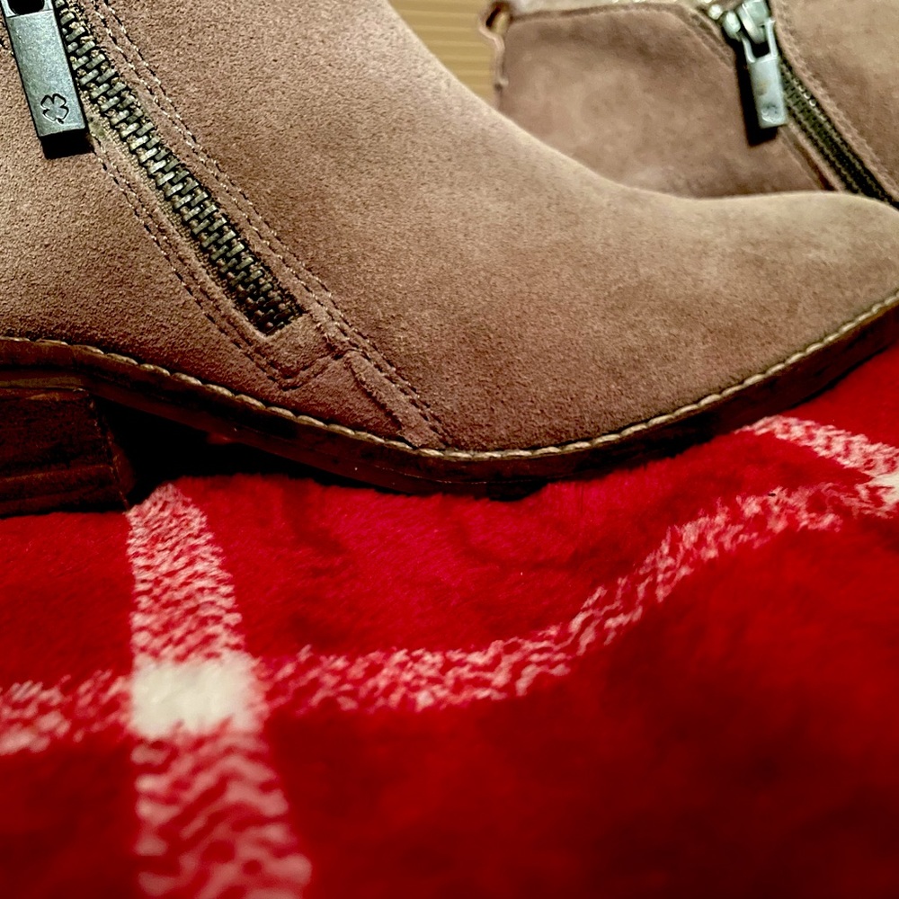 Lucky brand size 7 booties like new!